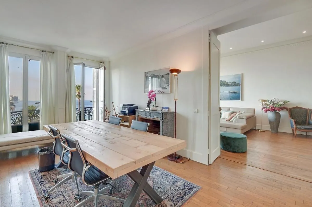 Pura Vida Apartment Cannes
