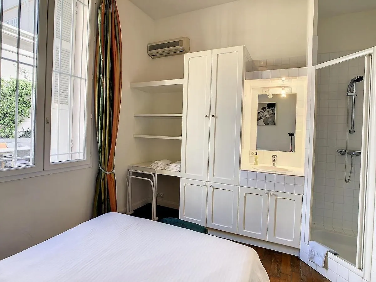 Pura Vida Apartment Cannes France