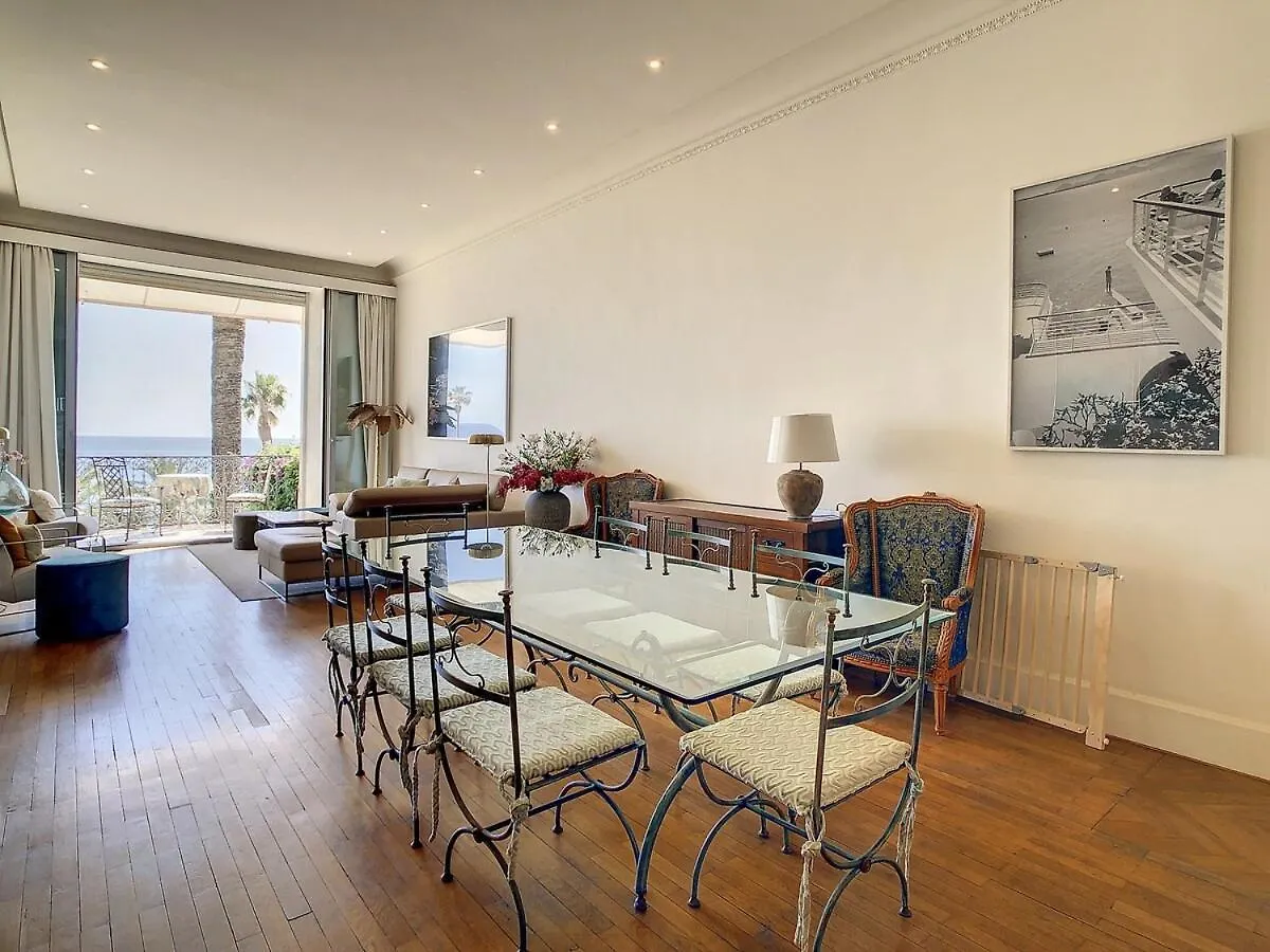 Pura Vida Apartment Cannes France
