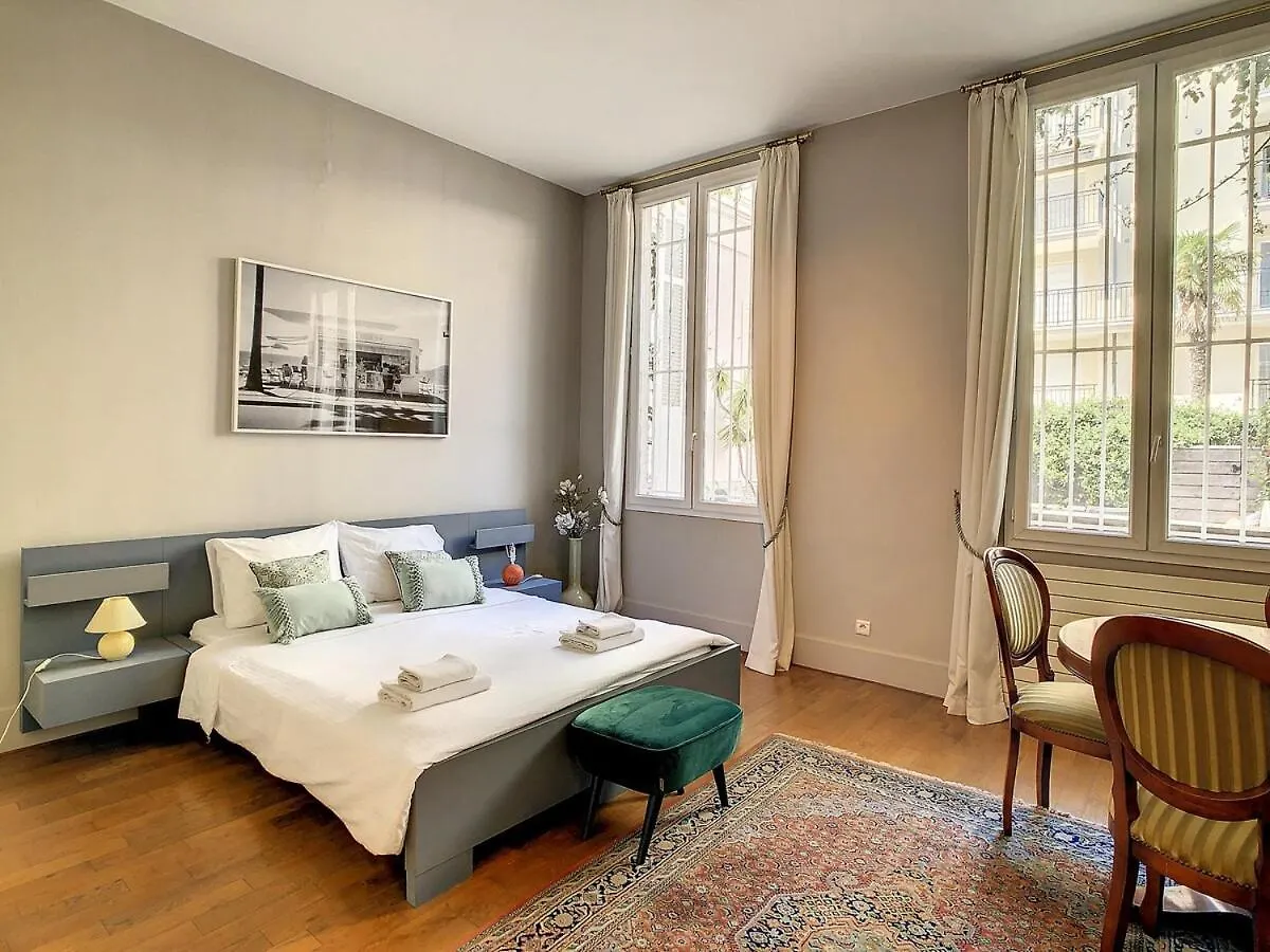 Pura Vida Apartment Cannes