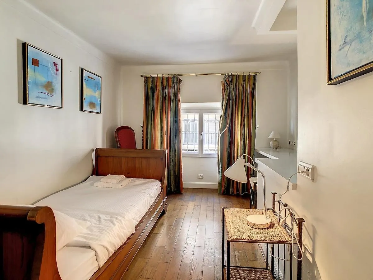 Pura Vida Apartment Cannes 0*,  France