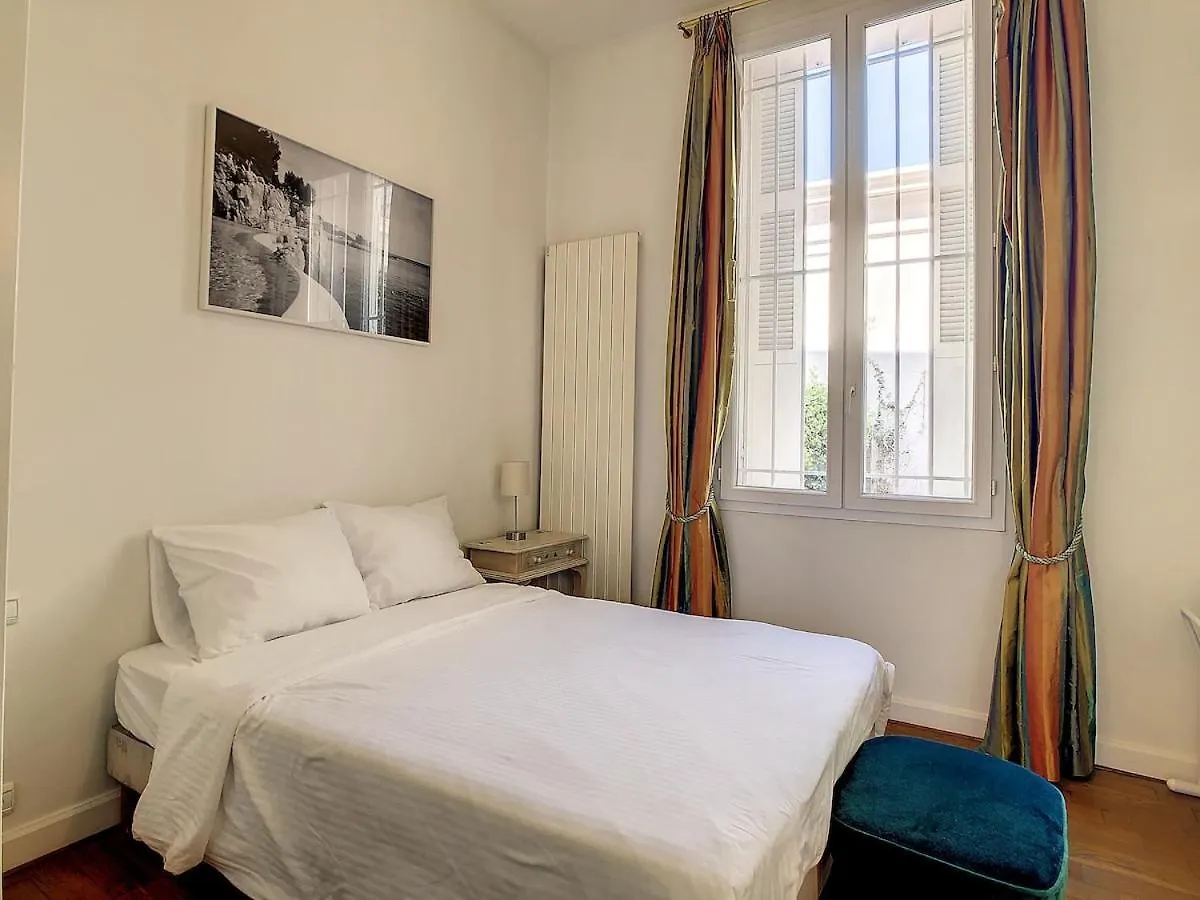 Pura Vida Apartment Cannes France