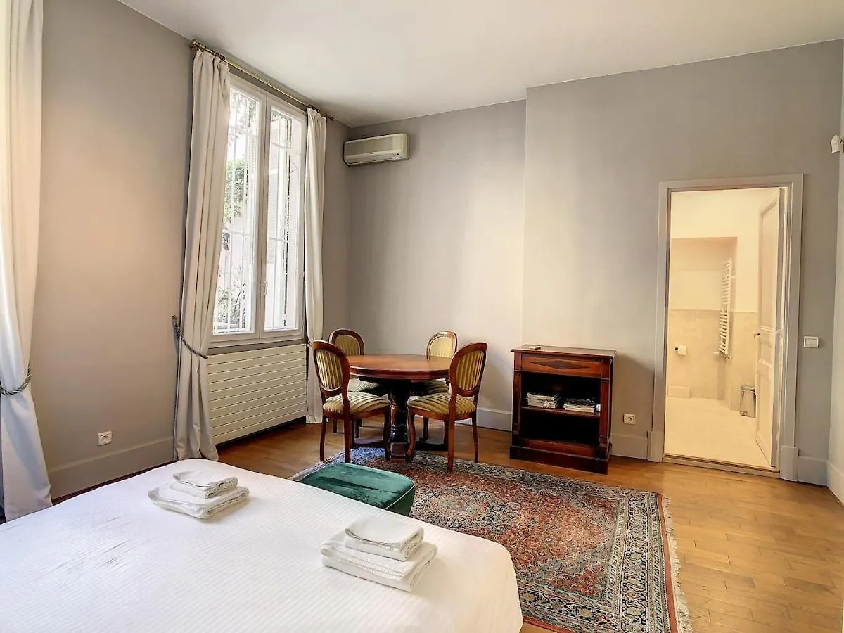 Pura Vida Apartment Cannes