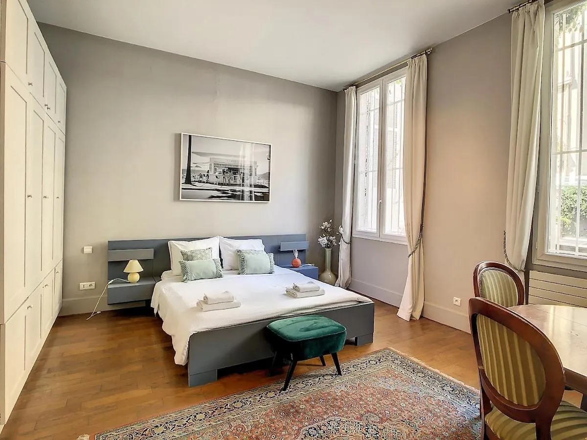Pura Vida Apartment Cannes